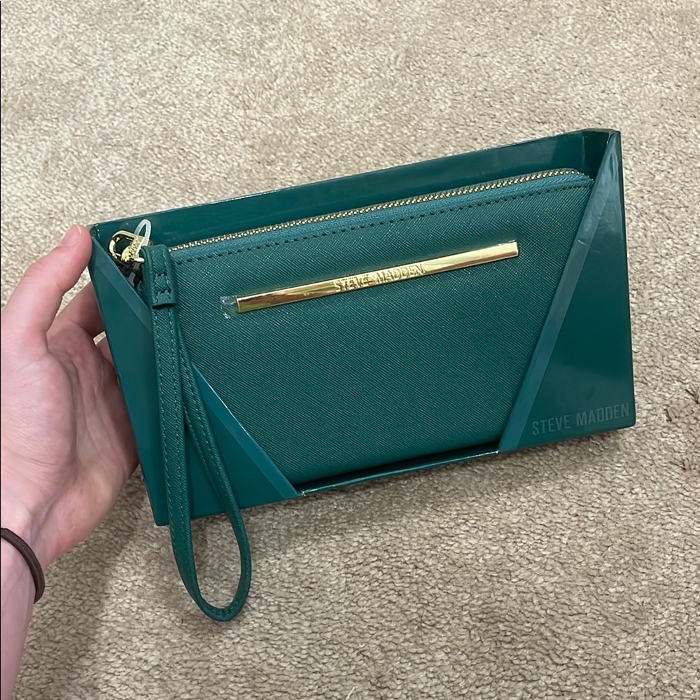STEVE MADDEN Green Clutch Bag